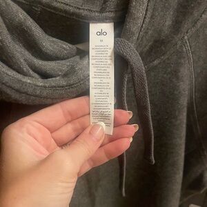 ALO Yoga Men’s Dark Charcoal Gray Hoodie